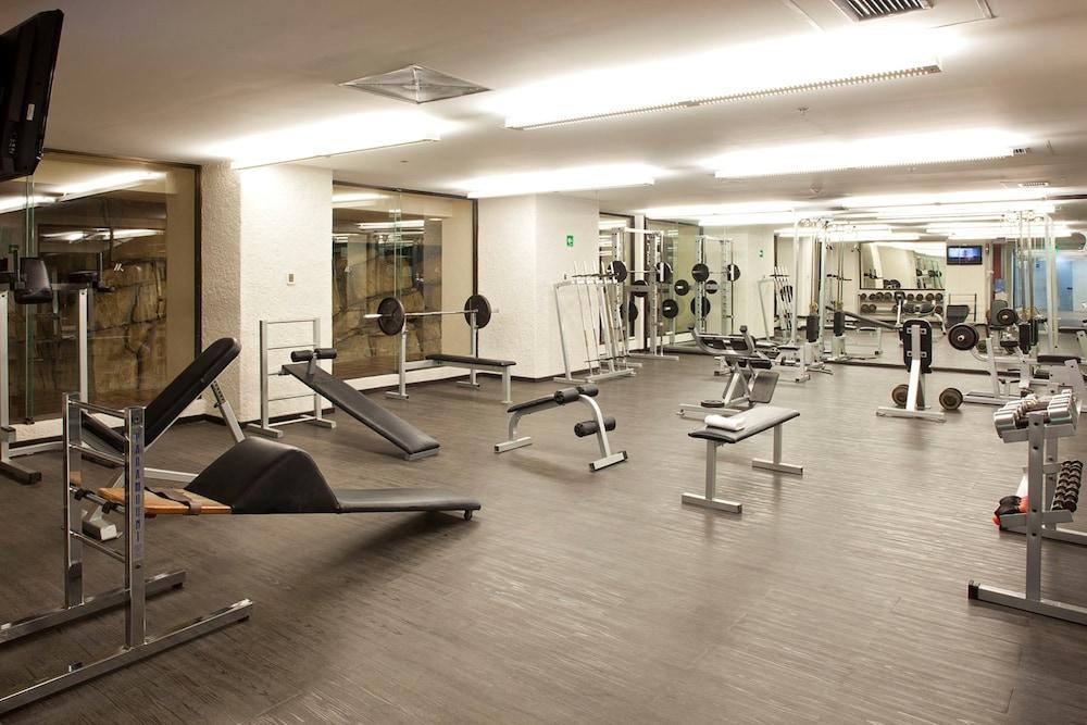 Marriott Tuxtla Gutierrez Hotel Eksteriør billede A gym in a hotel